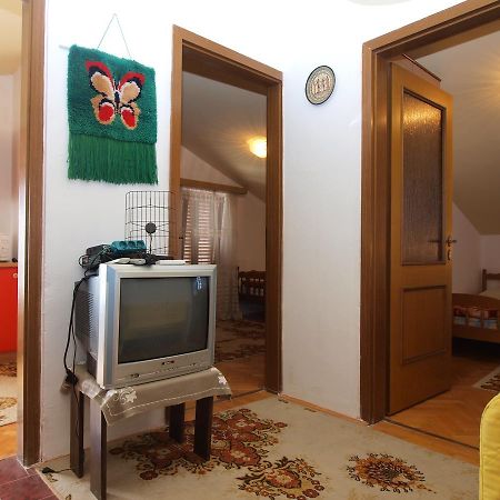 Apartments Slavica 382 プーラ エクステリア 写真