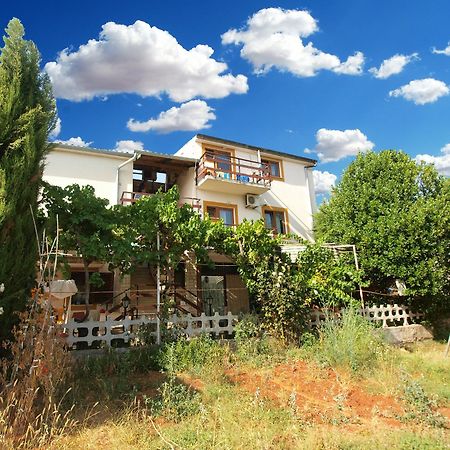 Apartments Slavica 382 プーラ エクステリア 写真
