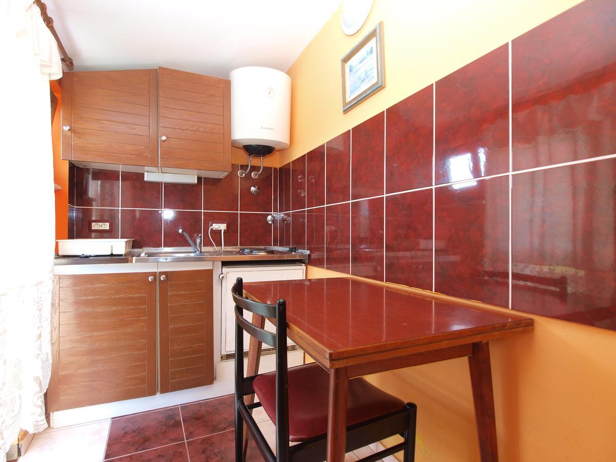 Apartments Slavica 382 プーラ エクステリア 写真