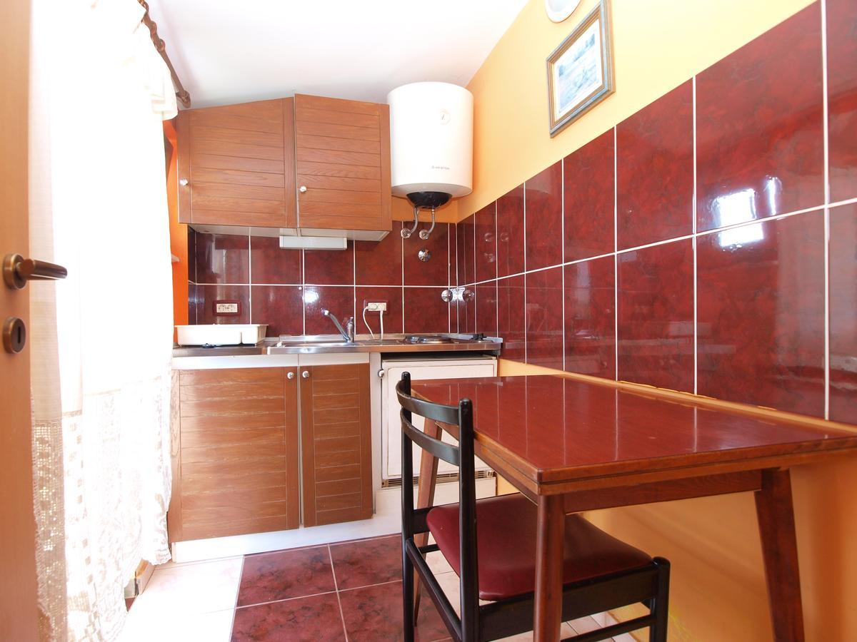 Apartments Slavica 382 プーラ エクステリア 写真
