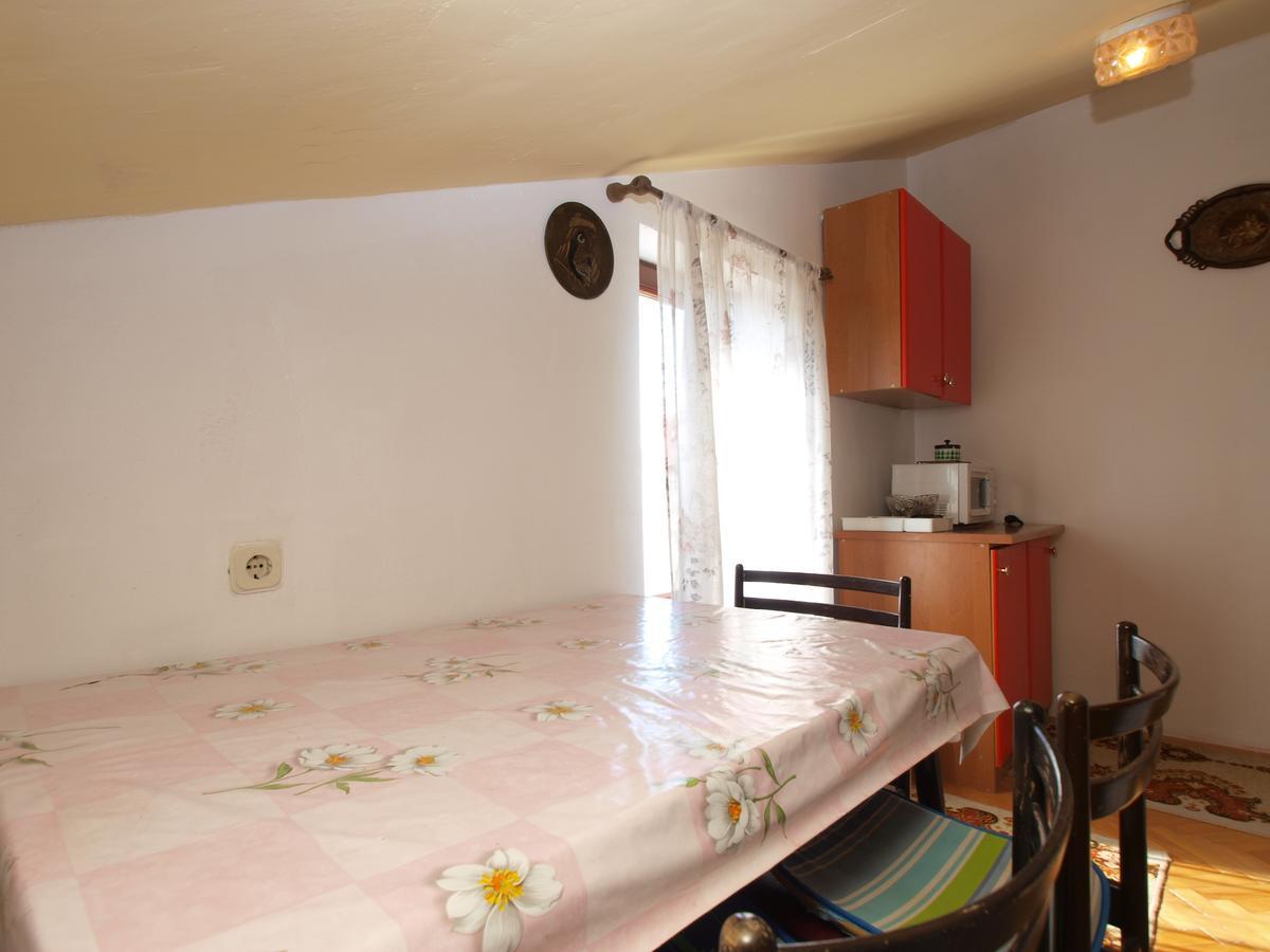Apartments Slavica 382 プーラ エクステリア 写真