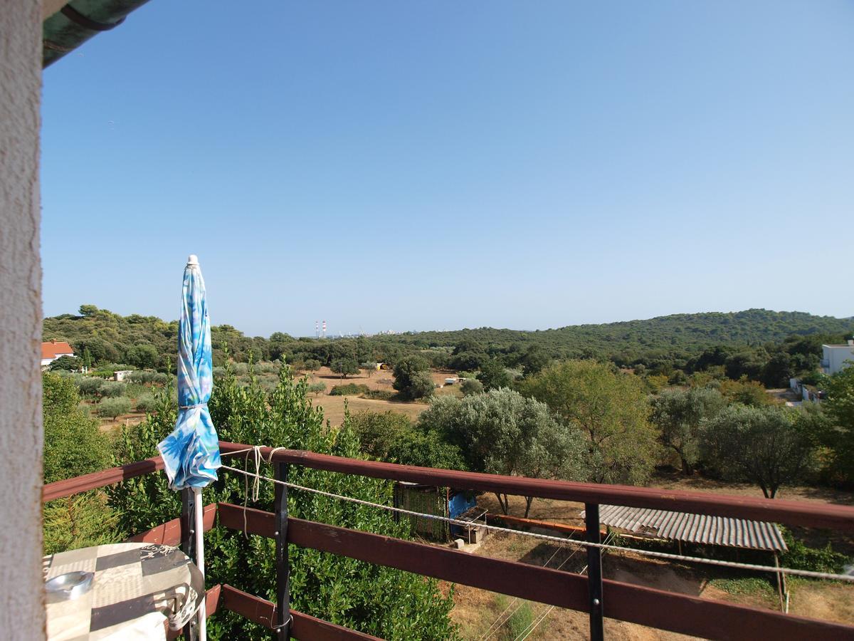 Apartments Slavica 382 プーラ エクステリア 写真