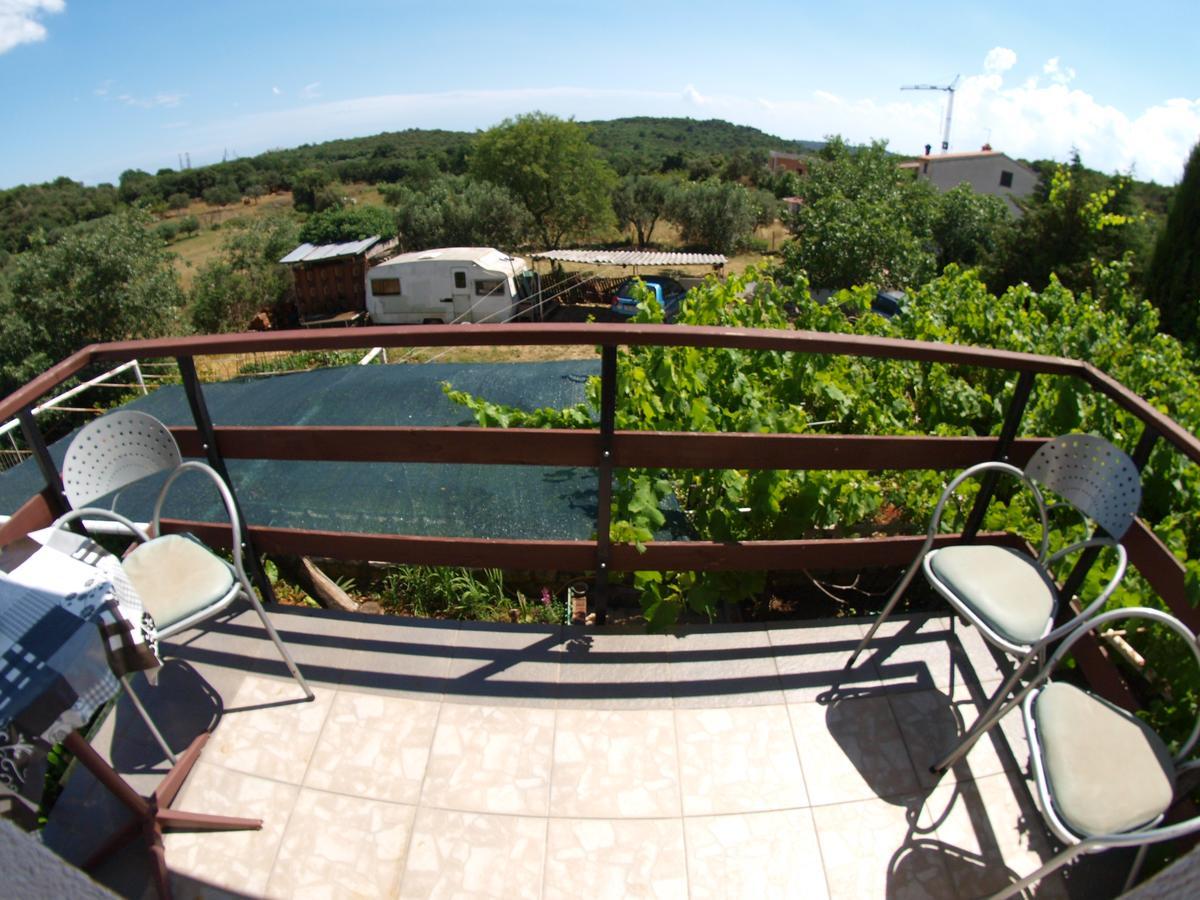 Apartments Slavica 382 プーラ エクステリア 写真