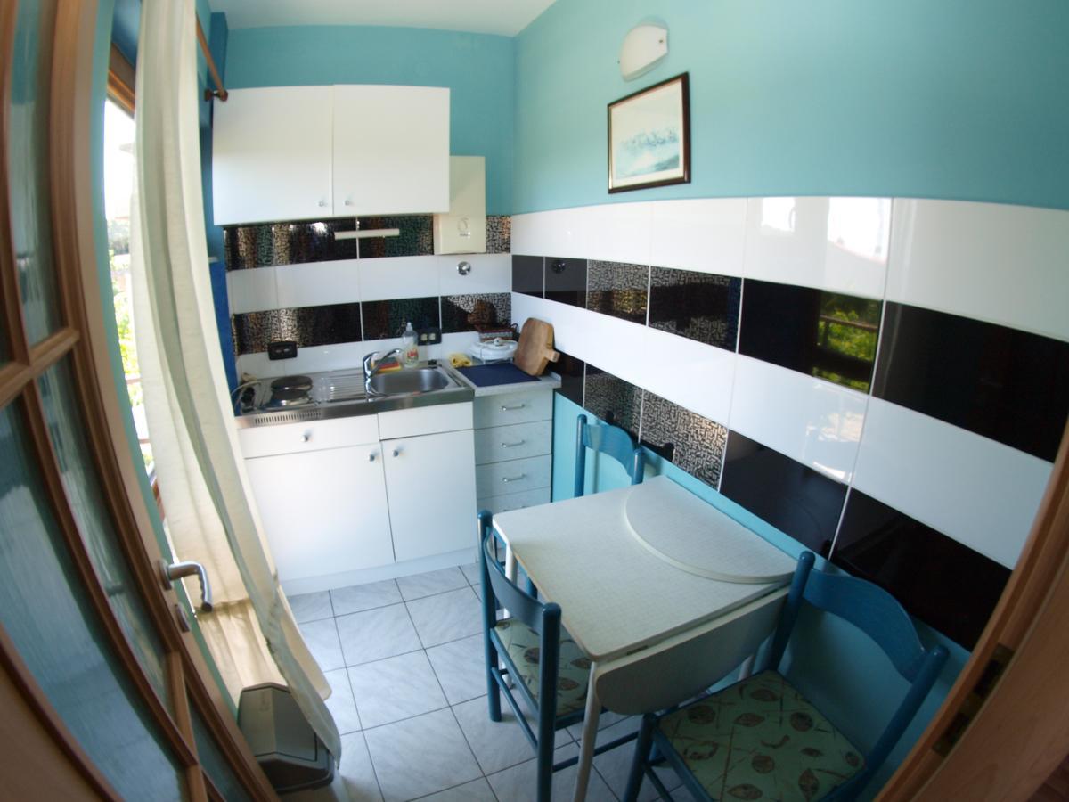 Apartments Slavica 382 プーラ エクステリア 写真