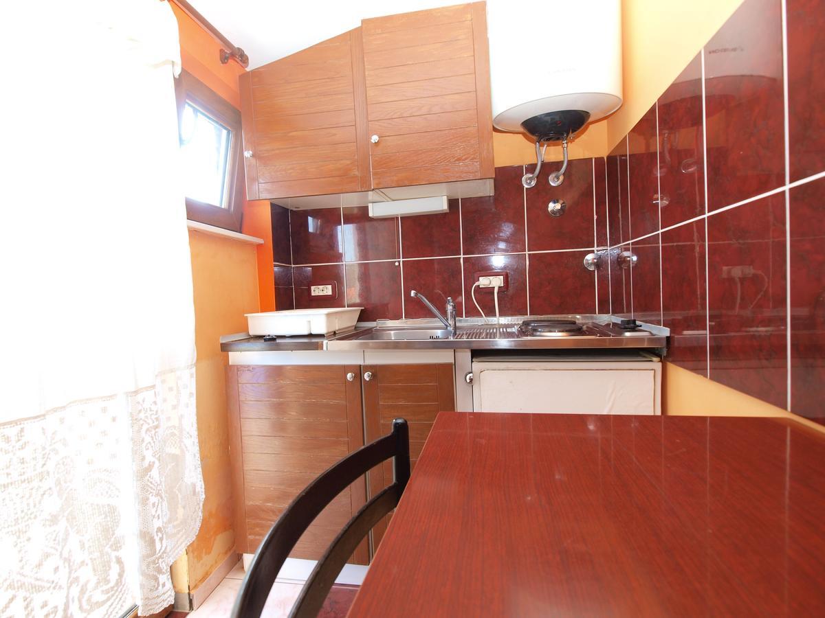 Apartments Slavica 382 プーラ エクステリア 写真