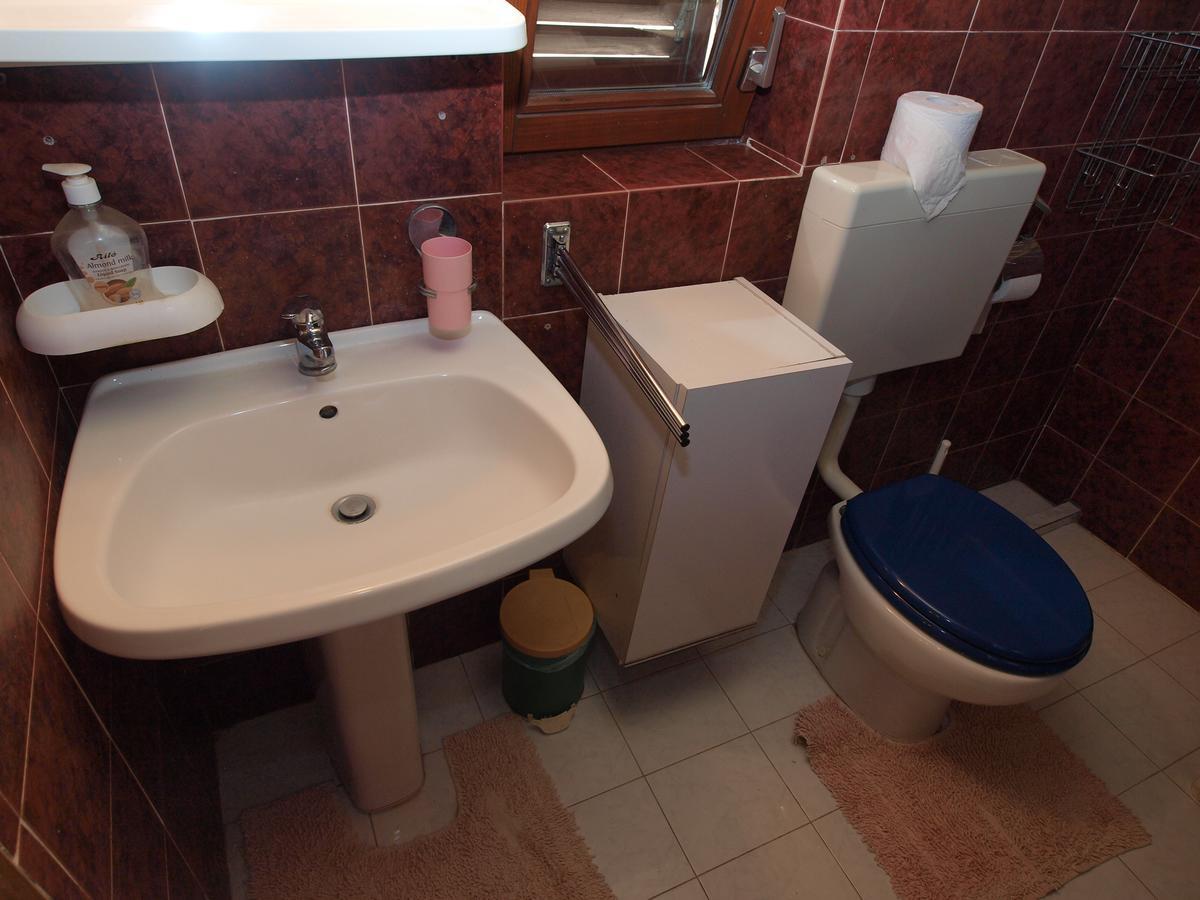 Apartments Slavica 382 プーラ エクステリア 写真
