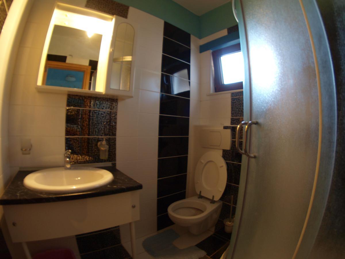 Apartments Slavica 382 プーラ エクステリア 写真