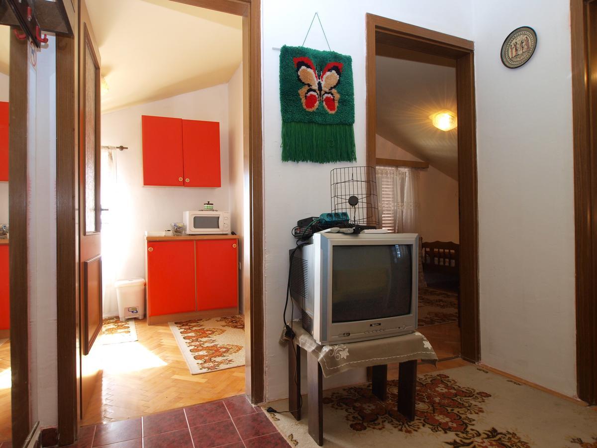Apartments Slavica 382 プーラ エクステリア 写真