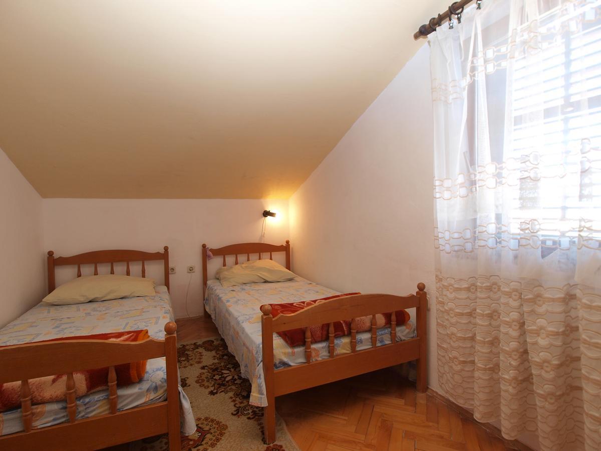Apartments Slavica 382 プーラ エクステリア 写真